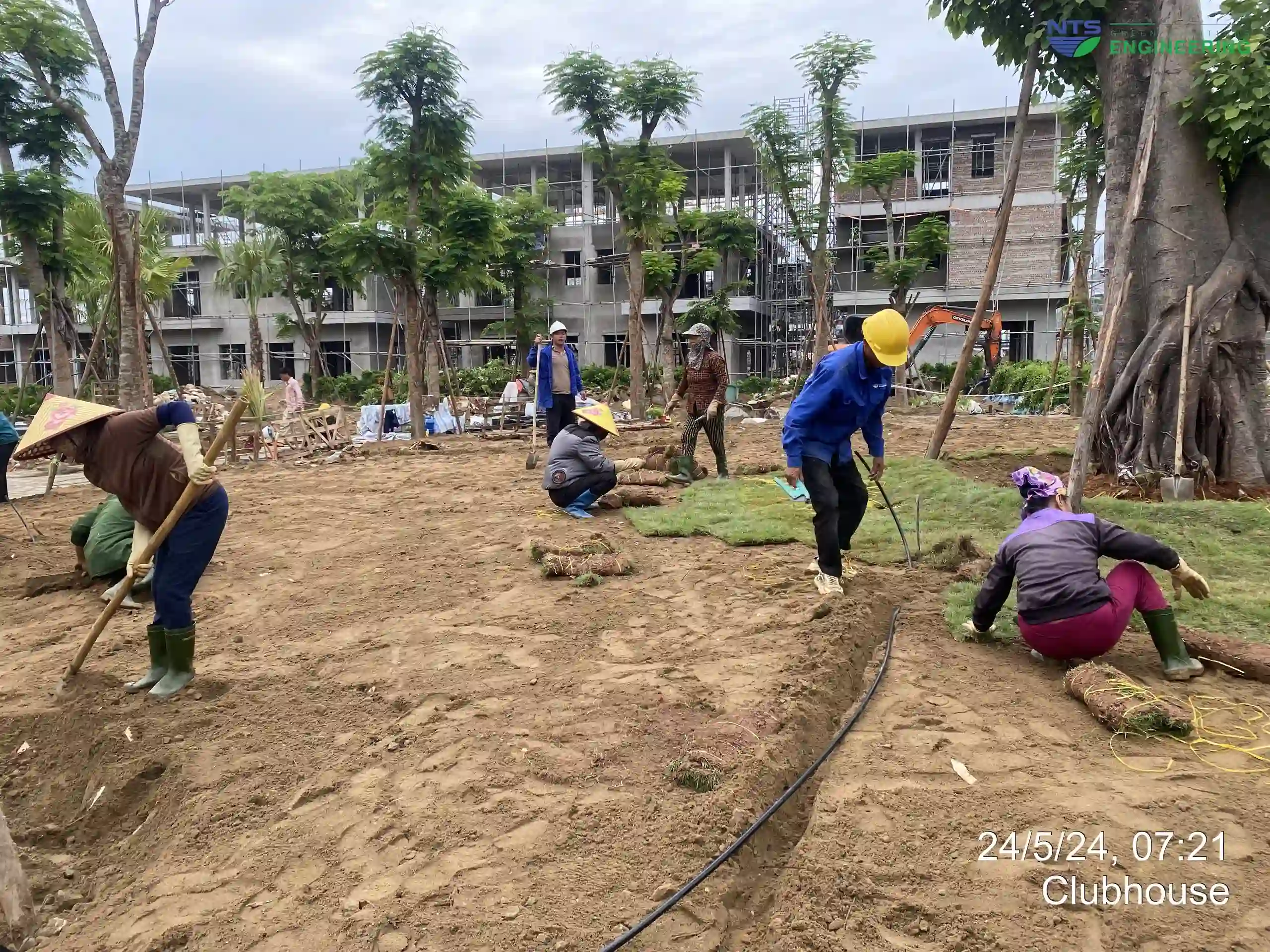 thi công tuyến ống cấp nước tưới